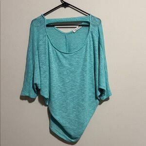 Women’s blue Vine & Love top